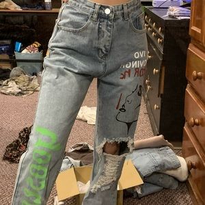 💜3for$15 Painted graphic distressed jeans